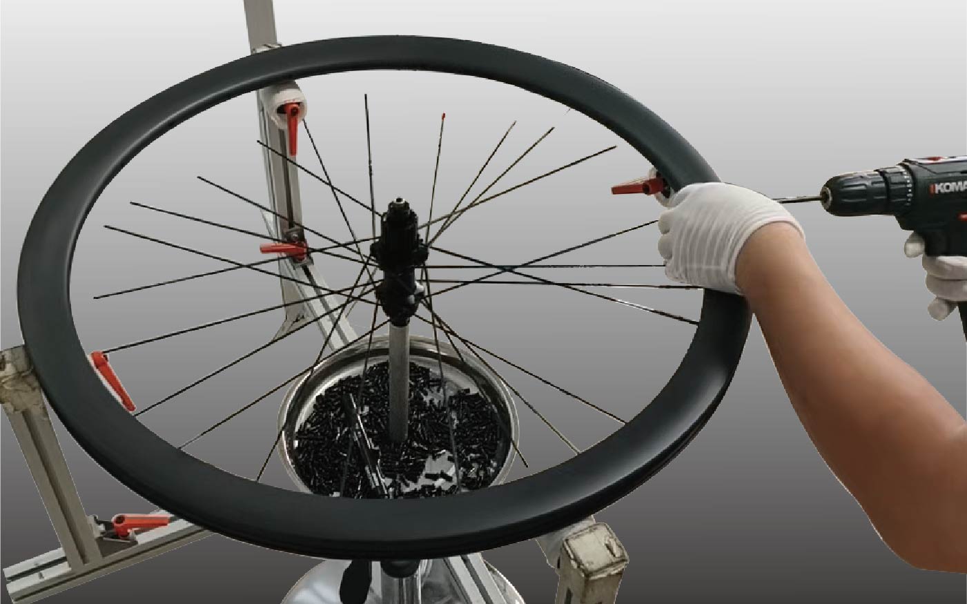 ASSEMBLAGE DE L'ENSEMBLE DE ROUES