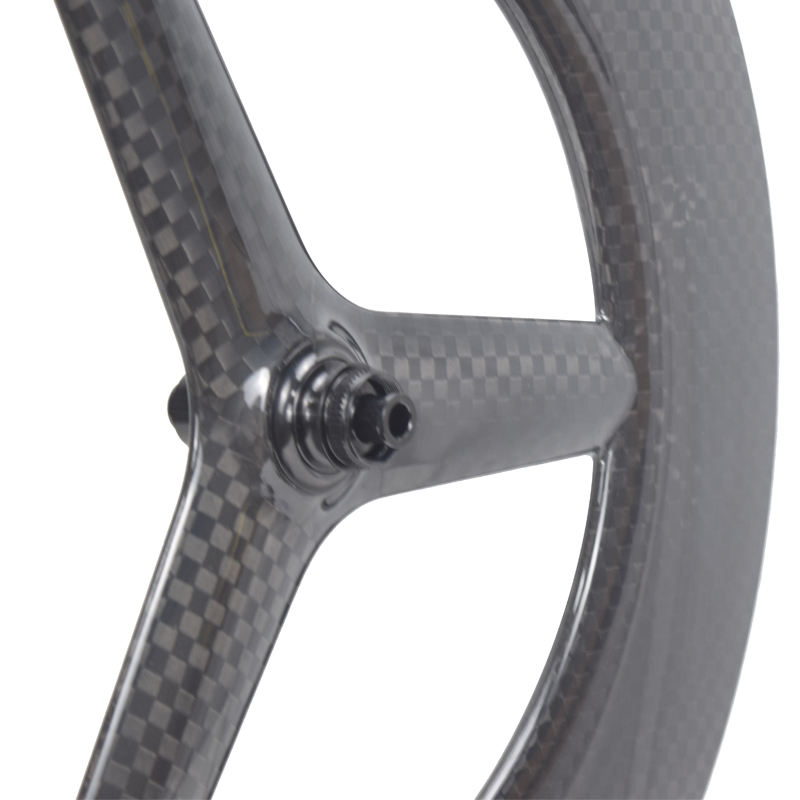 Disc brake 3- spoke carbon wheel